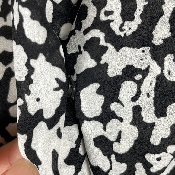 Ro & De Black and White Wrap Front Top with Sexy Sheer Back - Size Small - Picture 3 of 14